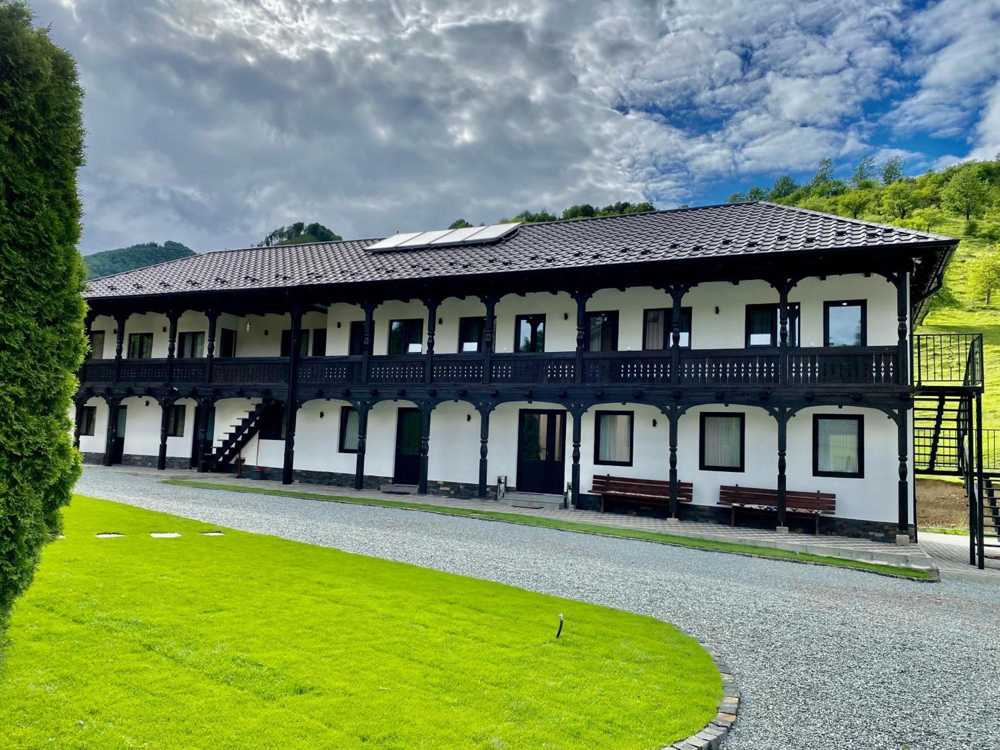 Pensiunea Suci Botiza Exterior photo